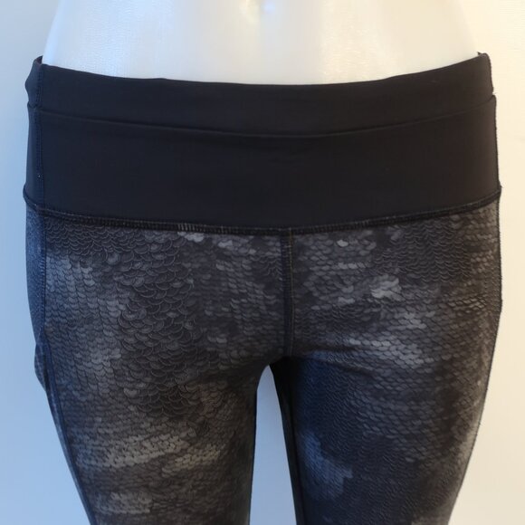 Womens Lululemon Black-Gray Snake Print Activewear Leggings 8 - Picture 2 of 9